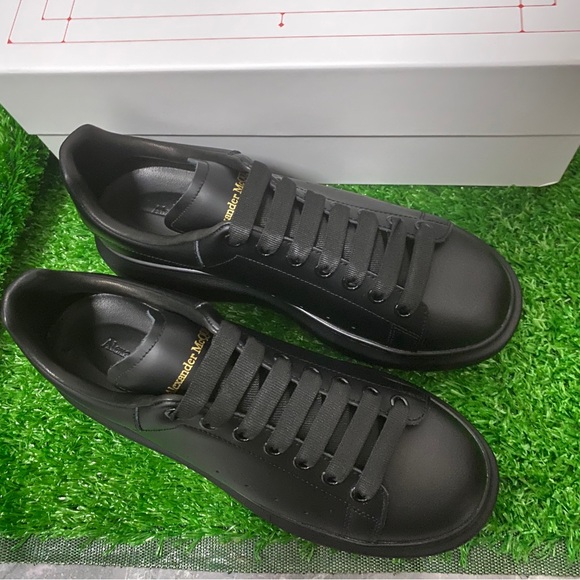 Men's McQueen black sneakers - Picture 3 of 6